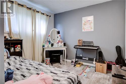 957 Notre Dame Avenue, Sudbury, ON - Indoor Photo Showing Bedroom