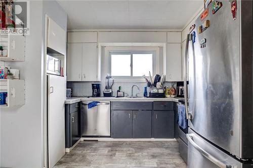 957 Notre Dame Avenue, Sudbury, ON - Indoor Photo Showing Kitchen
