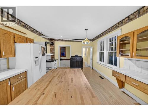 Kitchen - 892 9Th Avenue, Fernie, BC - Indoor