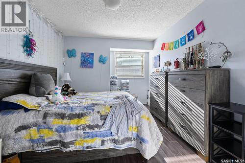 4008 Dewdney Avenue, Regina, SK - Indoor Photo Showing Bedroom