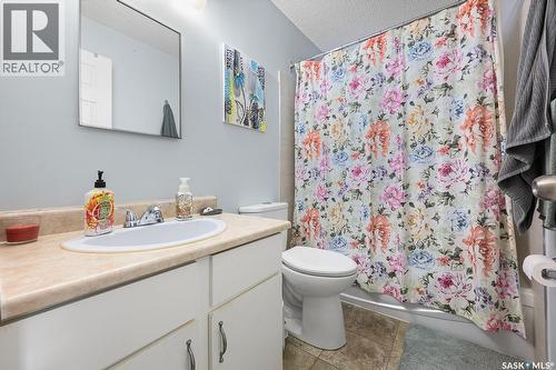 4008 Dewdney Avenue, Regina, SK - Indoor Photo Showing Bathroom