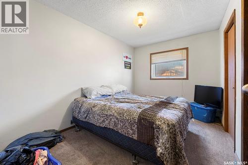 4008 Dewdney Avenue, Regina, SK - Indoor Photo Showing Bedroom