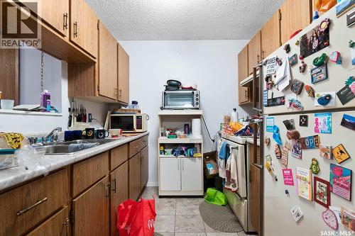 4008 Dewdney Avenue, Regina, SK - Indoor Photo Showing Kitchen With Double Sink