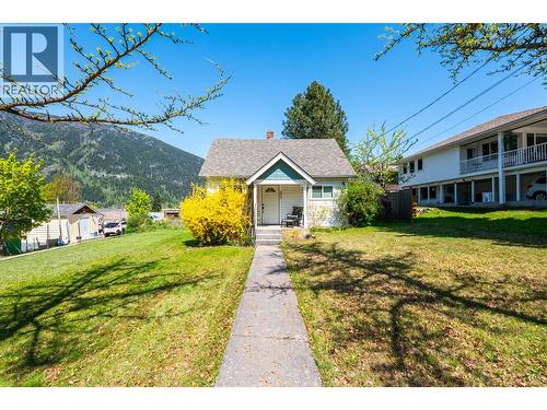 809 DAVIES Street  Nelson, BC V1L 3T6