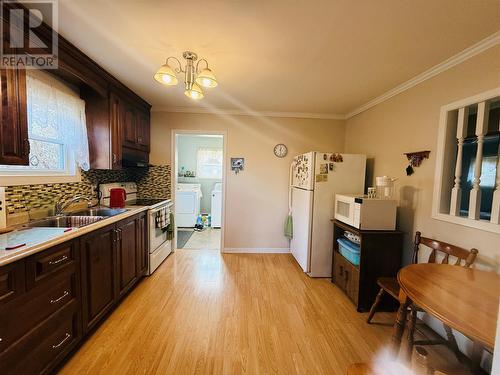 196 Bond'S Path, Placentia, NL - Indoor Photo Showing Kitchen With Double Sink