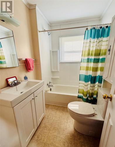 196 Bond'S Path, Placentia, NL - Indoor Photo Showing Bathroom
