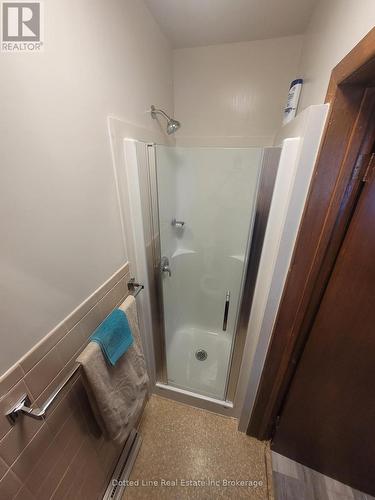 34 Albert Street, Norfolk (Langton), ON - Indoor Photo Showing Bathroom