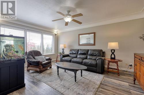 34 Albert Street, Norfolk (Langton), ON - Indoor Photo Showing Living Room