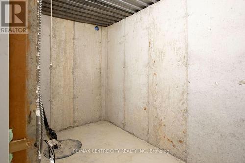 2503 Leeds Crossing, London South (South U), ON - Indoor