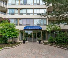 734 - 3 GREYSTONE WALK DRIVE  Toronto, ON M1K 5J4