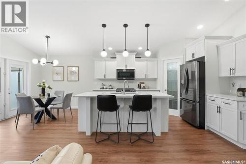 703 Beechdale Way, Saskatoon, SK - Indoor Photo Showing Kitchen With Stainless Steel Kitchen With Upgraded Kitchen
