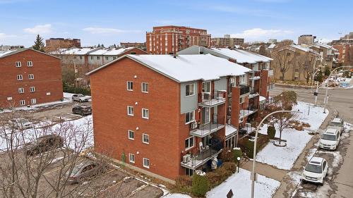 Photo aérienne - 402-3360 Rue Charles-Best, Laval (Chomedey), QC - Outdoor