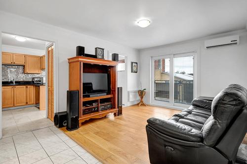 Salon - 402-3360 Rue Charles-Best, Laval (Chomedey), QC - Indoor Photo Showing Living Room