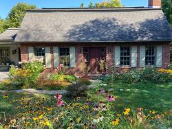 1325 Rue de la Laurentie  Sainte-Adèle, QC J8B 3A3