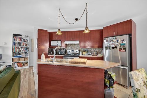 Cuisine - 1166 Rue Notre-Dame-De-Fatima, Laval (Pont-Viau), QC - Indoor Photo Showing Kitchen With Double Sink
