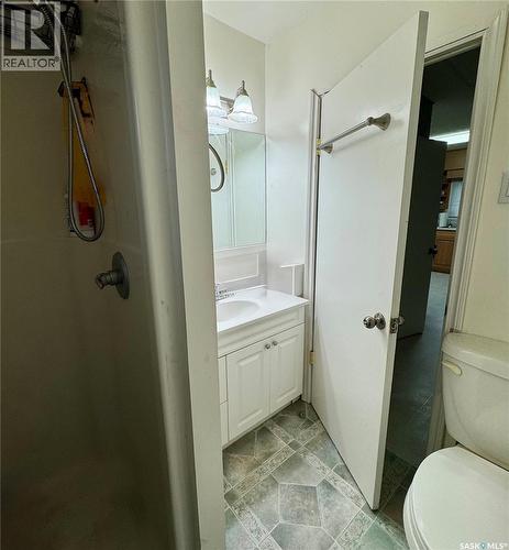 719 Donald Street, Hudson Bay, SK - Indoor Photo Showing Bathroom