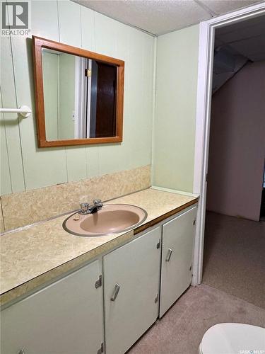 719 Donald Street, Hudson Bay, SK - Indoor Photo Showing Bathroom