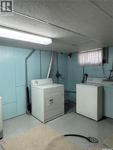 719 Donald Street, Hudson Bay, SK - Indoor Photo Showing Laundry Room
