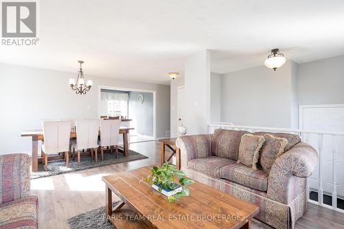 24 Marsellus Drive, Barrie, ON - Indoor Photo Showing Living Room
