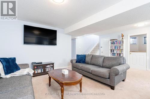 24 Marsellus Drive, Barrie, ON - Indoor Photo Showing Living Room