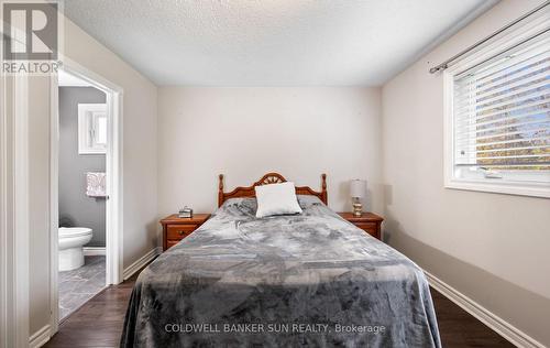 10 Corsham Place, Caledon, ON - Indoor Photo Showing Bedroom