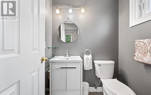 10 Corsham Place, Caledon, ON - Indoor Photo Showing Bathroom