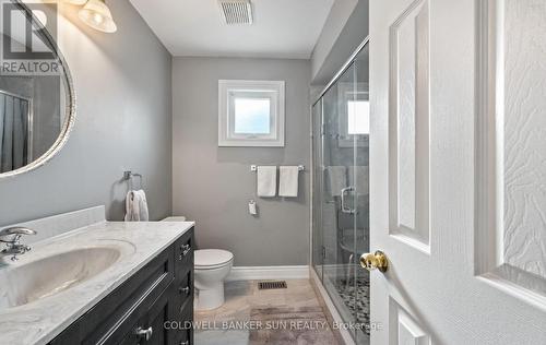 10 Corsham Place, Caledon, ON - Indoor Photo Showing Bathroom