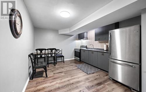 10 Corsham Place, Caledon, ON - Indoor Photo Showing Kitchen