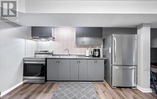 10 Corsham Place, Caledon, ON - Indoor Photo Showing Kitchen With Double Sink