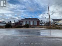 236 CAMBRIDGE AVENUE  Iroquois Falls, ON P0K 1E0