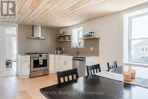 80 Lighthouse Drive, Haldimand (Dunnville), ON - Indoor