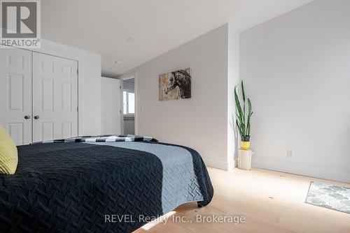 80 Lighthouse Drive, Haldimand (Dunnville), ON - Indoor Photo Showing Bedroom