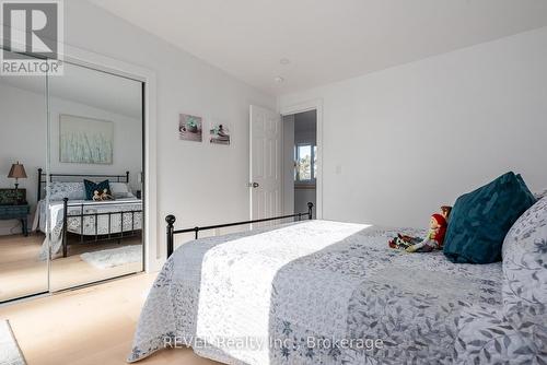 80 Lighthouse Drive, Haldimand (Dunnville), ON - Indoor Photo Showing Bedroom