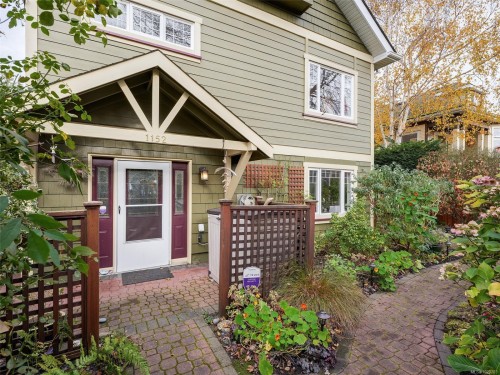 1152 Chapman St, Victoria, BC 