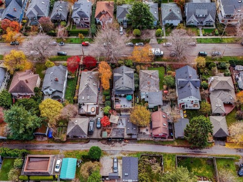 1152 Chapman St, Victoria, BC 