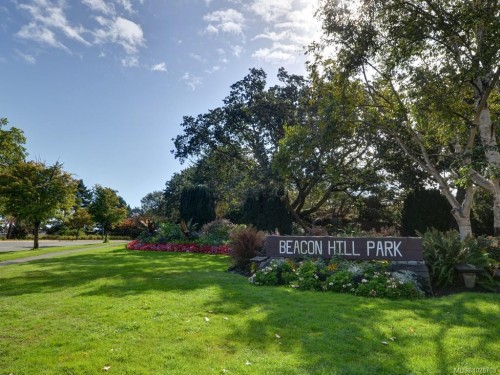 1152 Chapman St, Victoria, BC 