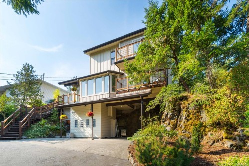 3132 Robin Hood Dr, Nanaimo, BC 