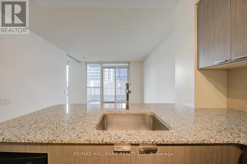 501 - 23 Sheppard Avenue E, Toronto, ON - Indoor Photo Showing Kitchen