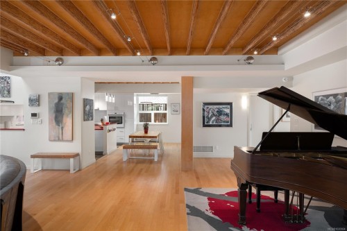 1530 Brooke St, Victoria, BC 