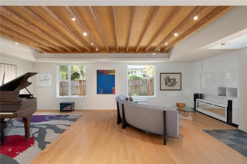 1530 Brooke St, Victoria, BC 