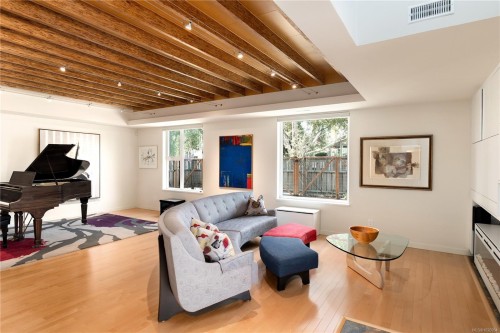 1530 Brooke St, Victoria, BC 