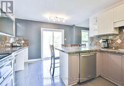 Seamless walkout to the deck - 