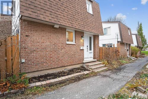 26 - 837 Eastvale Drive, Ottawa, ON - Outdoor