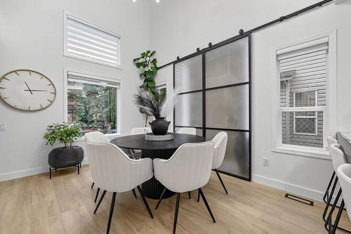 667 South Crest Drive, Kelowna, BC - Indoor Photo Showing Dining Room