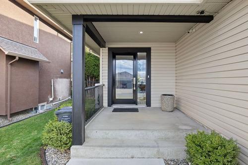 667 South Crest Drive, Kelowna, BC - Outdoor With Exterior