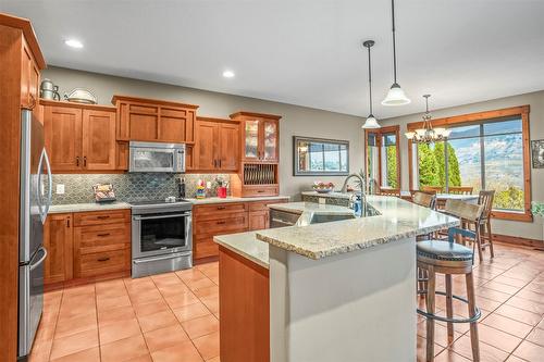 289 Inverness Drive, Coldstream, BC - Indoor Photo Showing Kitchen With Upgraded Kitchen