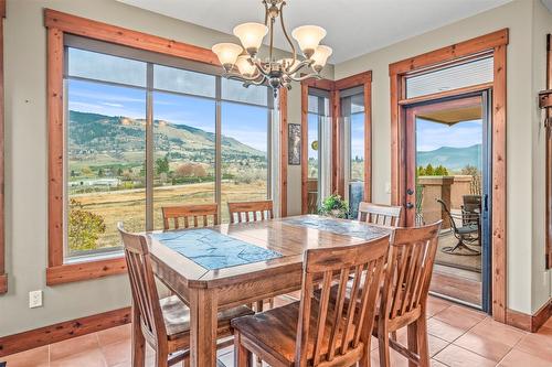 289 Inverness Drive, Coldstream, BC - Indoor Photo Showing Dining Room