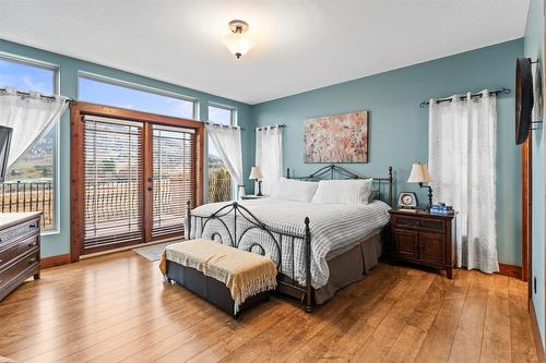 289 Inverness Drive, Coldstream, BC - Indoor Photo Showing Bedroom