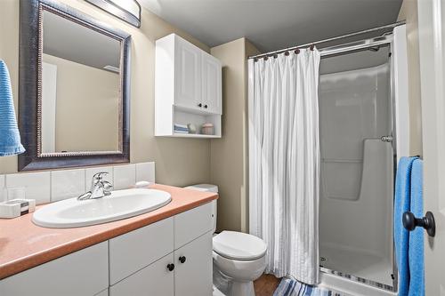 289 Inverness Drive, Coldstream, BC - Indoor Photo Showing Bathroom