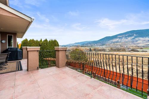 289 Inverness Drive, Coldstream, BC - Outdoor With Exterior